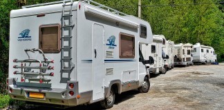 Verkoop caravans en campers in de lift Verkoop caravans