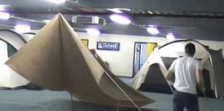 Een tarp is een aanvulling op iedere willekeurige tent Tarp