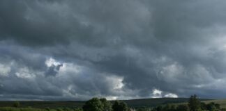 Onweer op de camping: tips voor veilig kamperen tijdens onweer Onweer op de camping - Kamperen tijdens onweer