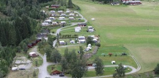 Camping Tjugen aan de voet van de berg Skåla camping tjugen