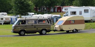 Caravans en campers verkoop in de lift Caravans en campers