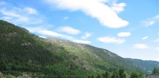 Camping Fjordgløtt aan het Norefjord camping Fjordgløtt