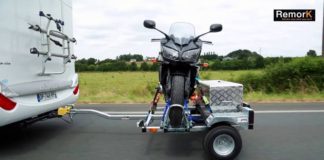 De Easy-Load (voorheen Tow Bike) compacte motor aanhangwagen Tow Bike
