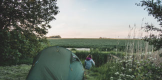 Kampeerplekken in achtertuinen groeit explosief Kampeerplekken in achtertuinen