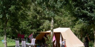 Camping La Plaine aan rivier de Lot in de Aveyron Camping Laplaine