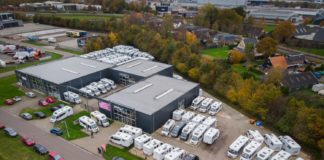 10-jarig bestaan bij Noorderzon Campers Wolvega Noorderzon Campers buitenterrein1 - fotograaf Joey Rozenberg