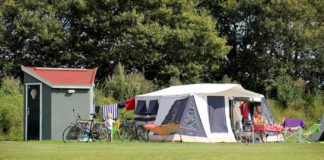 Camping en vakantiepark De Twee Bruggen Camping en vakantiepark De Twee Bruggen
