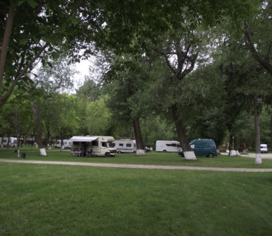 Camping Pap-Sziget gelegen op een prachtig eiland Camping Pap-Sziget gelegen op een prachtig eiland