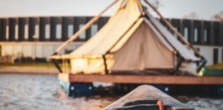 Vlotkamp slapen op het water in Zuienkerke Vlotkamp slapen op het water in Zuienkerke
