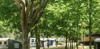 Camping Senia Cala Canyelles met uitzicht over de Middellandse Zee Camping Senia Cala Canyelles met uitzicht over de Middellandse Zee