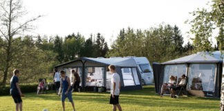 KRO-NCRV’s Groeten vanaf de camping volgt het campingleven in Nederland KRO-NCRV’s Groeten vanaf de camping volgt het campingleven in Nederland