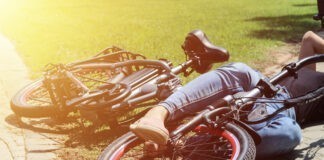 Meerderheid Nederlanders wil helmplicht elektrische fietser Meerderheid Nederlanders wil helmplicht elektrische fietser