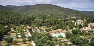 Camping La Garenne in het mooie dal van de rivier de Eyrieux Camping La Garenne in het mooie dal van de rivier de Eyrieux