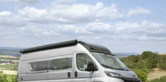 Buscamper Karmann-Mobil Davis 600 met lengtebedden Buscamper Karmann-Mobil Davis 600 met lengtebedden