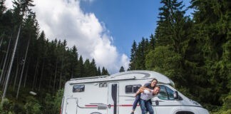 Camperaars vermijden deze zomer massaal de hitte Camperaars vermijden deze zomer massaal de hitte