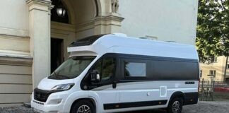 Bedden met liftsysteem in buscamper Affinity Three Bedden met liftsysteem in buscamper Affinity Three