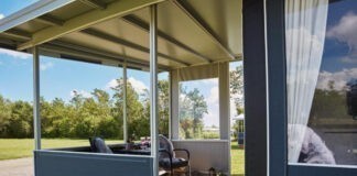 Vrijstaande voortent voor het hele jaar door kamperen Vrijstaande voortent voor het hele jaar door kamperen