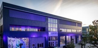 Schade Herstel Midden Nederland in Veenendaal bestaat 10 jaar Schade Herstel Midden Nederland in Veenendaal bestaat 10 jaar