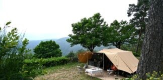 Nieuwe klasse in luxe kamperen met een vouwwagen Nieuwe klasse in luxe kamperen met een vouwwagen