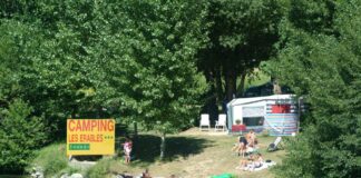 Kamperen aan de Tarn bij Camping Les Erables Kamperen aan de Tarn bij Camping Les Erables