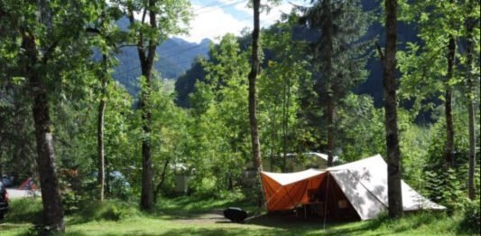 Kamperen midden in de natuur bij Waldcamping Batmund Kamperen midden in de natuur bij Waldcamping Batmund