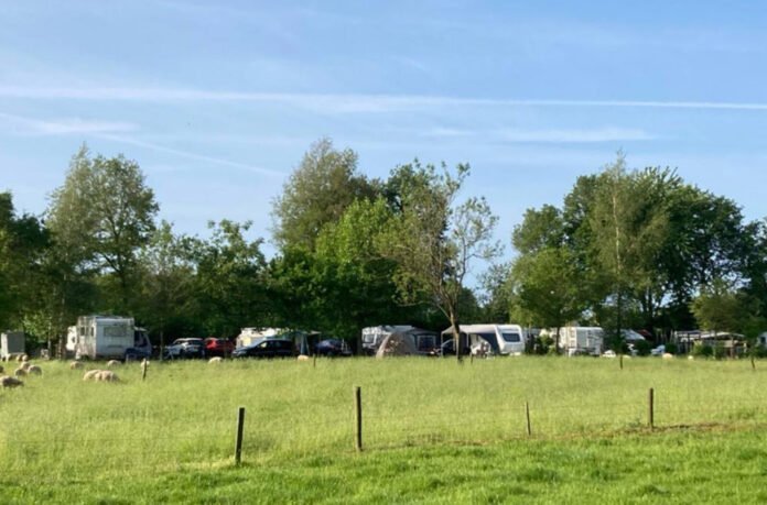 Kamperen in de natuur bij Camping De Veldmeijer Kamperen in de natuur bij Camping De Veldmeijer