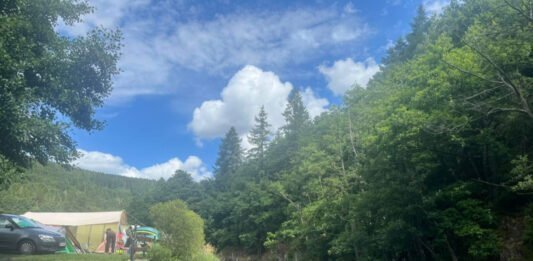 Camp Hammer in de Eifel: camping vol natuur en sterren Camp Hammer in de Eifel: camping vol natuur en sterren