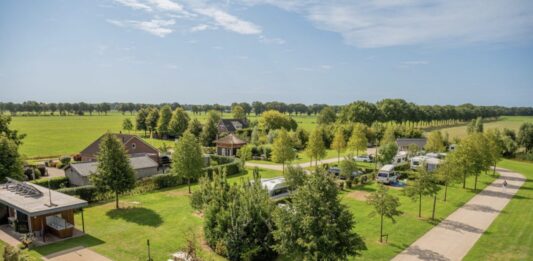 Kamperen in het groen bij Camping Het Gilzer Lindehof Kamperen in het groen bij Camping Het Gilzer Lindehof