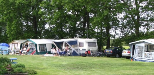 Camping De Rode Berk: een charmante en rustige camping Camping De Rode Berk: een charmante en rustige camping