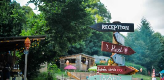 Het Grote Kleine Camping Onderzoek van Kampeermeneer Het Grote Kleine Camping Onderzoek van Kampeermeneer