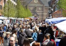 Holidays On Wheels op de Terwinseler Straatmarkt Holidays On Wheels op de Terwinseler Straatmarkt