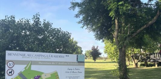 Camping la Raudiere: charme en rust in Frankrijk Camping la Raudiere: charme en rust in Frankrijk