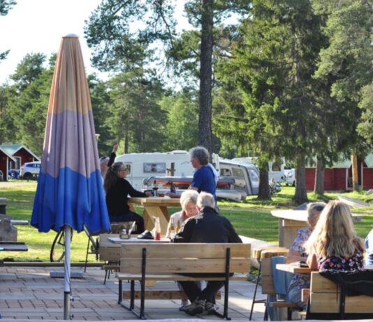 Camp Viking in Zweden: kamperen aan het Revsundmeer Camp Viking in Zweden: kamperen aan het Revsundmeer