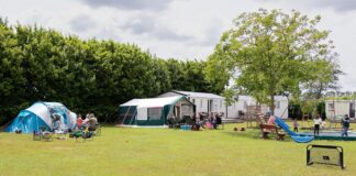 Boerderijcamping de Helenahoeve in Zeeuws-Vlaanderen Boerderijcamping de Helenahoeve in Zeeuws-Vlaanderen