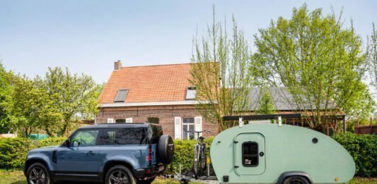 Vergeet de showroom Vergeet de showroom: Buitenblijvers laat je outdoor-materiaal ook echt buiten beleven