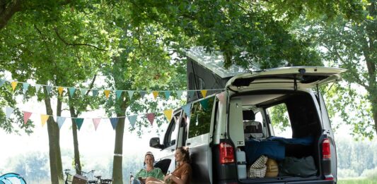 Opening nieuwe Tonke showroom en première Tonke Basecamp Opening nieuwe Tonke showroom en première Tonke Basecamp