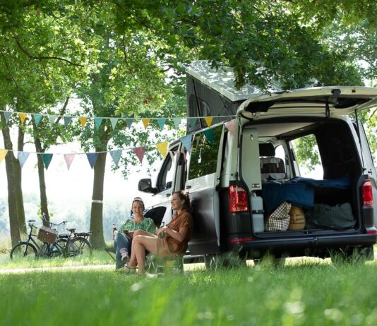 Opening nieuwe Tonke showroom en première Tonke Basecamp Opening nieuwe Tonke showroom en première Tonke Basecamp