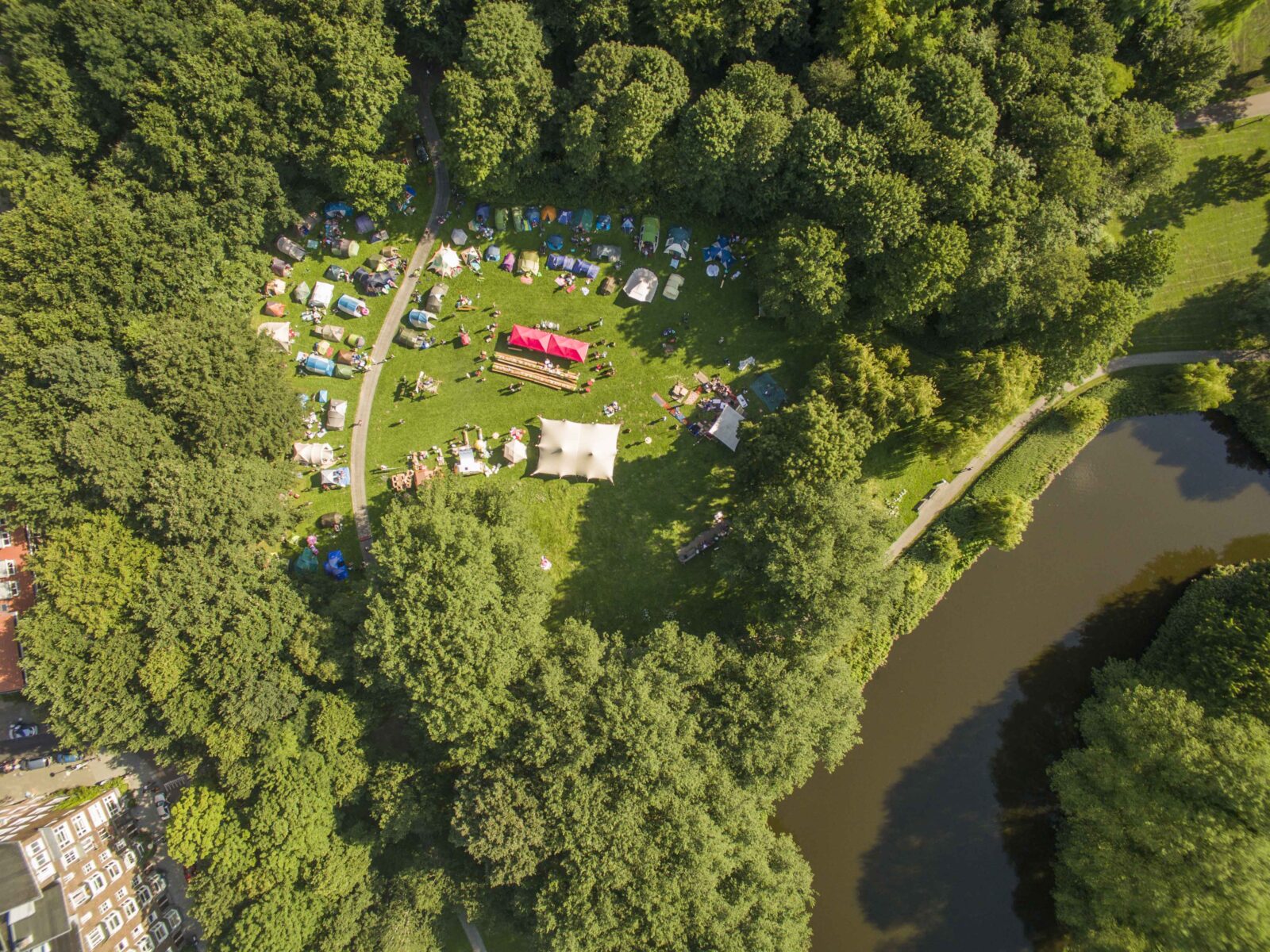 Kamperen met je buren in het stadspark