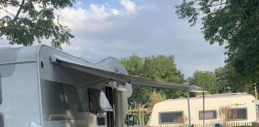Vooral jonge gezinnen kiezen voor de caravan Vooral jonge gezinnen kiezen voor de caravan, campers ook in de plus