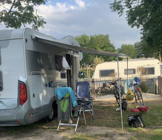 Vooral jonge gezinnen kiezen voor de caravan Vooral jonge gezinnen kiezen voor de caravan, campers ook in de plus