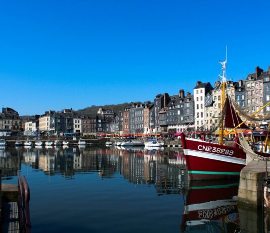 10 kleine Franse steden voor het perfecte weekendje weg Verrassend dichtbij: 10 kleine Franse steden voor het perfecte weekendje weg