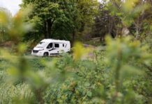 Zweden verlaagt brandstofprijzen: Småland profiteert Zweden verlaagt brandstofprijzen: Småland profiteert als betaalbare coolcation-bestemming
