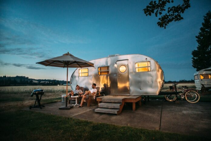 Kamperen in stijl: kies je voor een camper, caravan, tent of huisje? Kamperen in stijl: kies je voor een camper, caravan, tent of huisje?