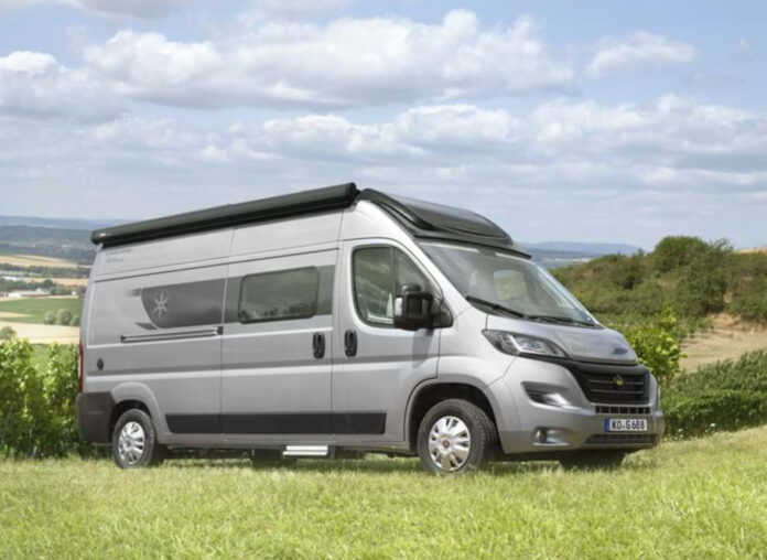 Buscamper Karmann-Mobil Davis 600 met lengtebedden