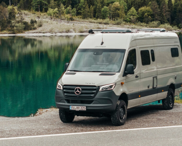 Languit slapen in Hymer Grand Canyon S 700