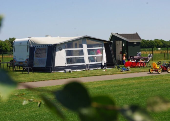 Van 't Zandeind kamperen op de boerderij