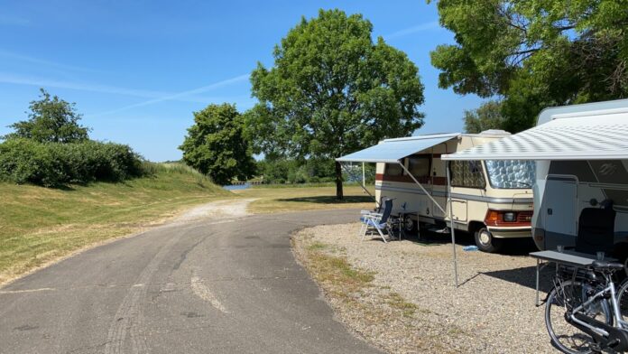 Zomervakantie start met bijna 8% meer nieuwe caravans en campers