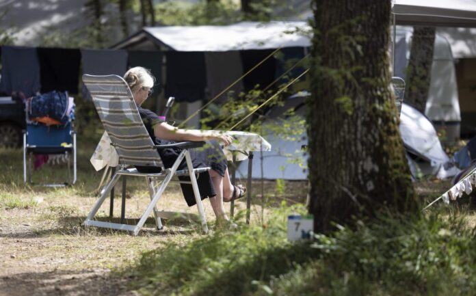 Camping Au Bois Joli in de Bourgogne: rust, natuur en familie