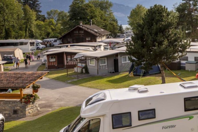 Camping Manor Farm direct aan Thunersee