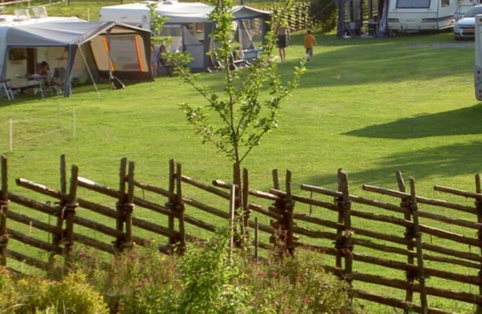 Almenland Camping midden in groene natuur